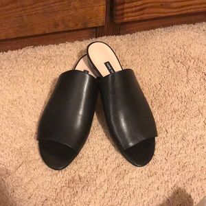 New! Nine West leather slides size 11❤️